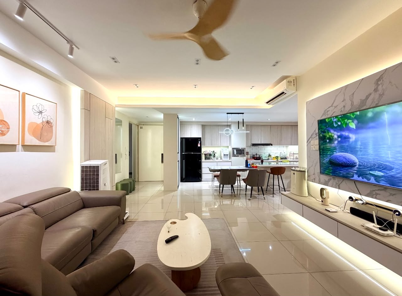 Renovated living and dining area at East Parc Menjalara